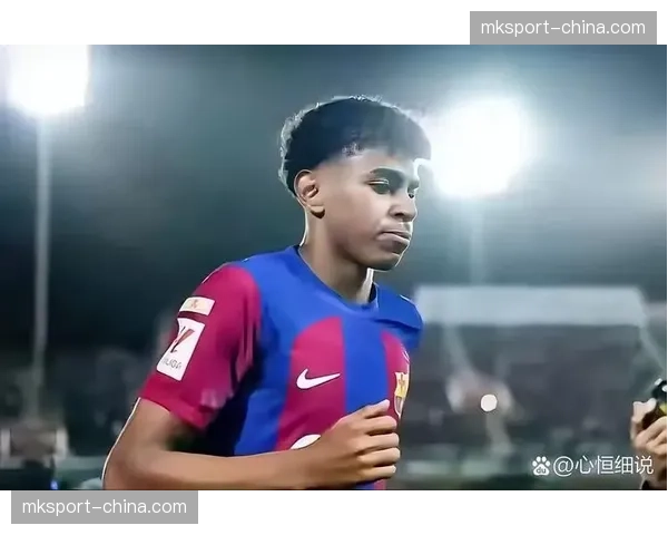 官方:巴塞罗那与16岁天才中场亚马尔续约至2030年 官方:巴塞罗那与16岁天才中场亚马尔续约至2030年