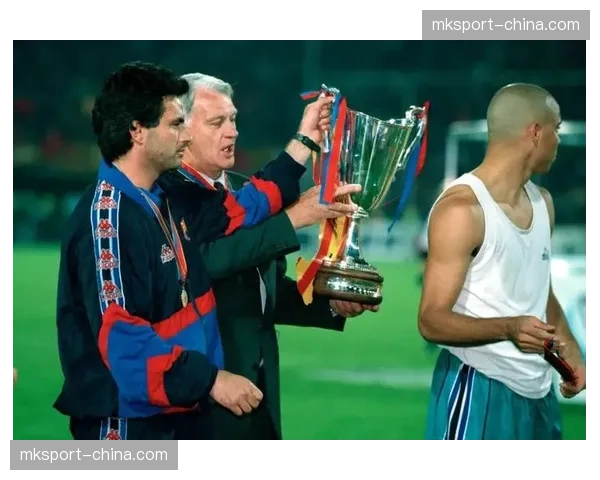 纽卡欲邀穆里尼奥回归英超，狂人有望再掌教鞭